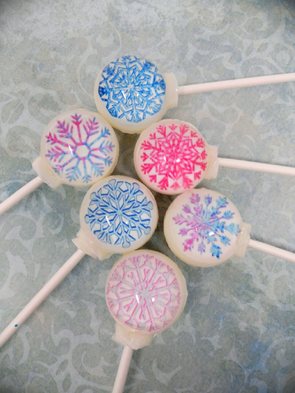 Freshly Fallen Snow Lollipops 6-piece set by I Want Candy!