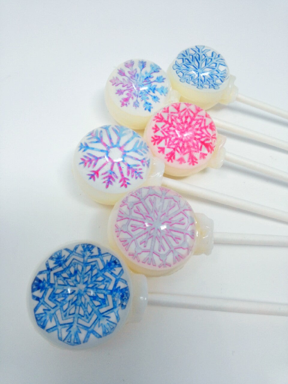 Freshly Fallen Snow Lollipops 6-piece set by I Want Candy!