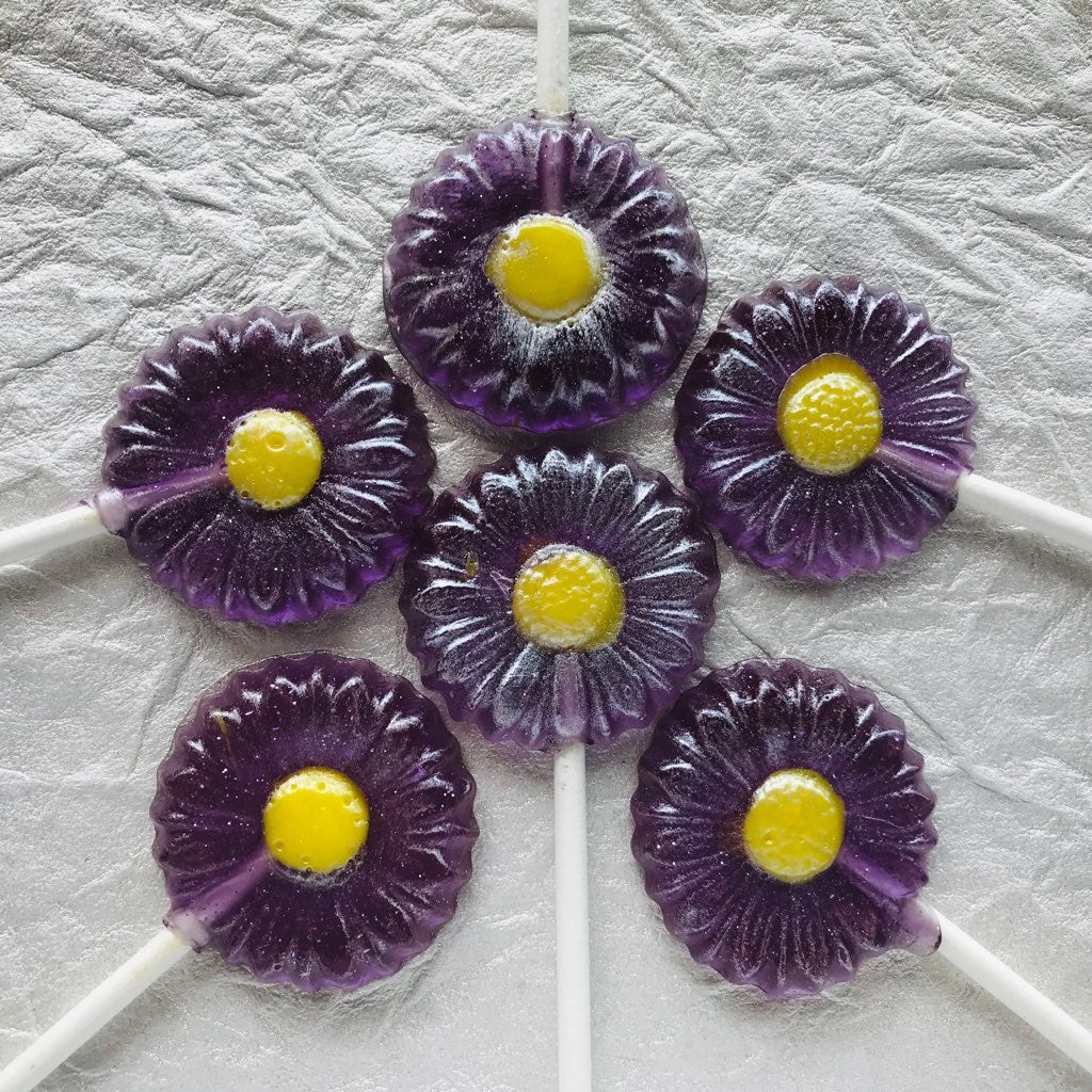 Daisy Lollipops 12-piece set by I Want Candy