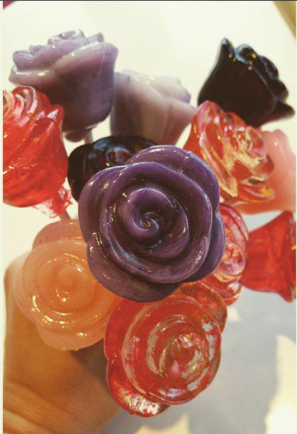 Rose Shaped Lollipops 6-piece set by I Want Candy!